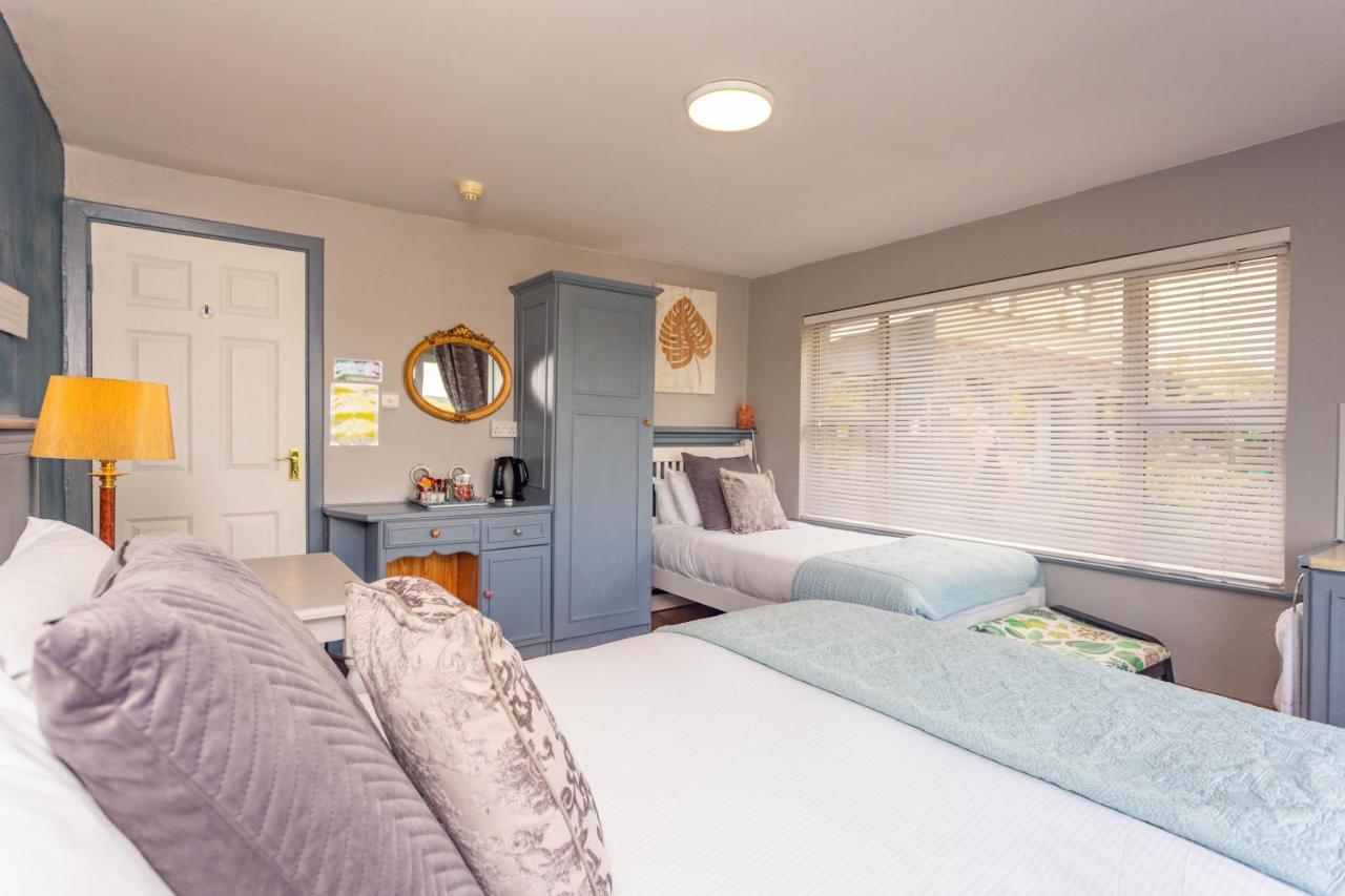 Aloha House Hotel Килорглин Екстериор снимка