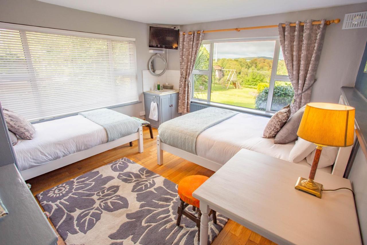 Aloha House Hotel Килорглин Екстериор снимка