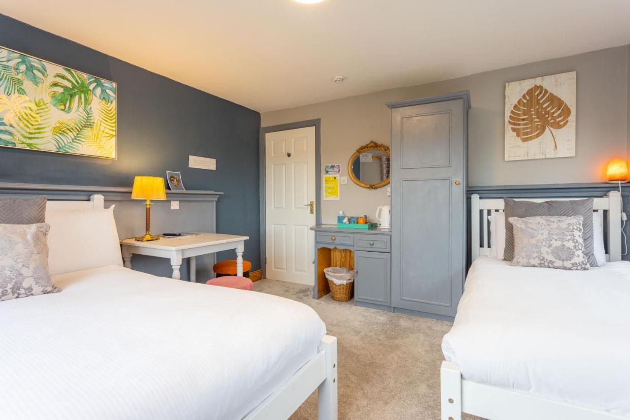 Aloha House Hotel Килорглин Екстериор снимка