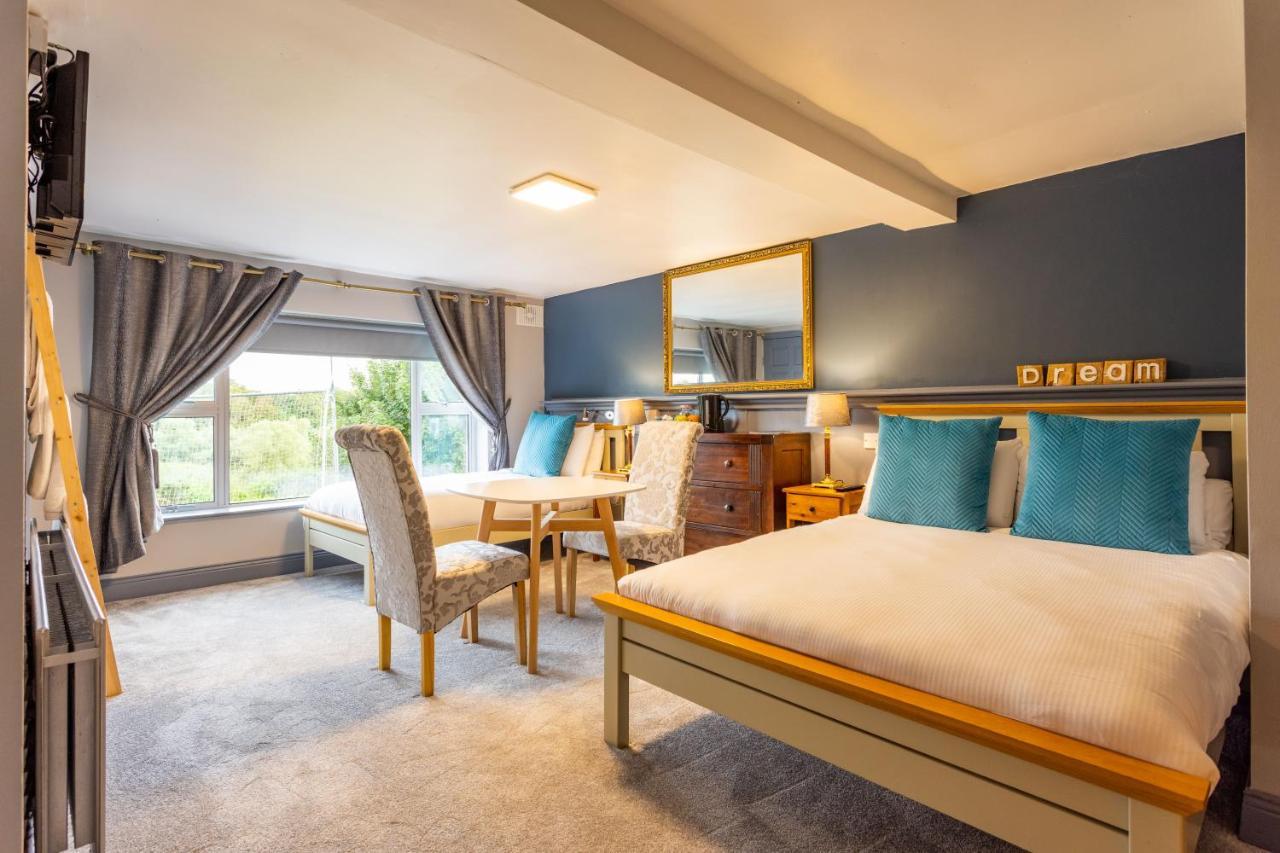 Aloha House Hotel Килорглин Екстериор снимка