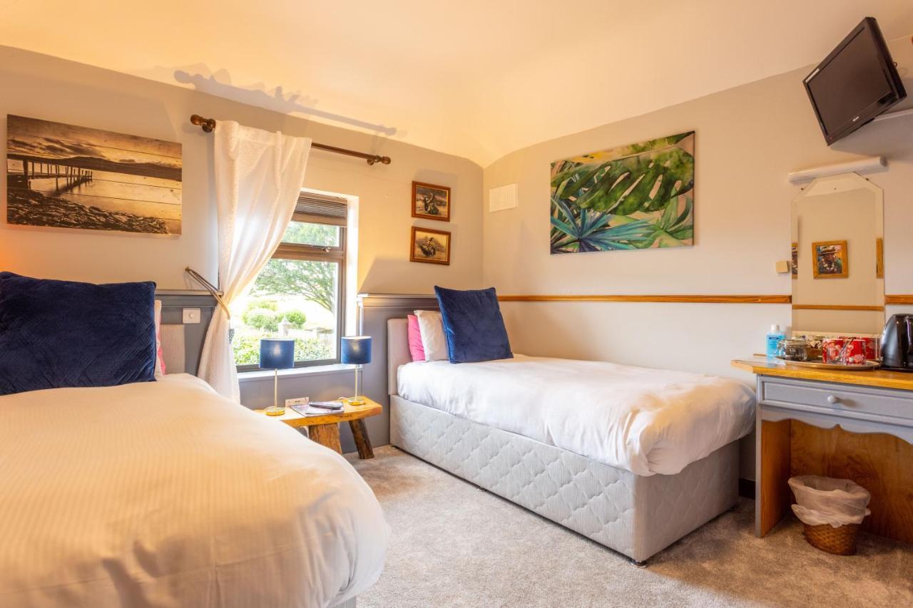 Aloha House Hotel Килорглин Екстериор снимка