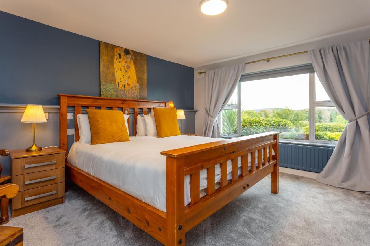 Aloha House Hotel Килорглин Екстериор снимка
