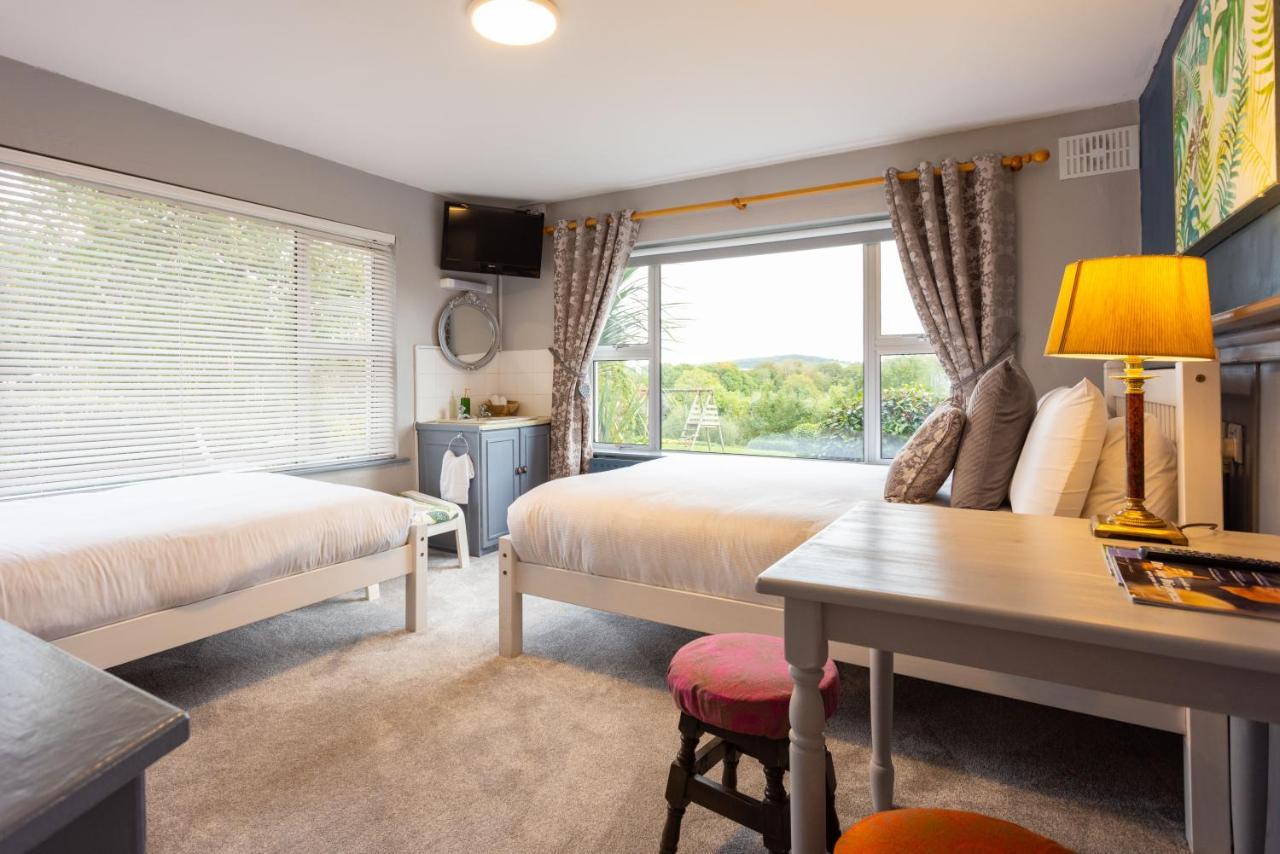 Aloha House Hotel Килорглин Екстериор снимка