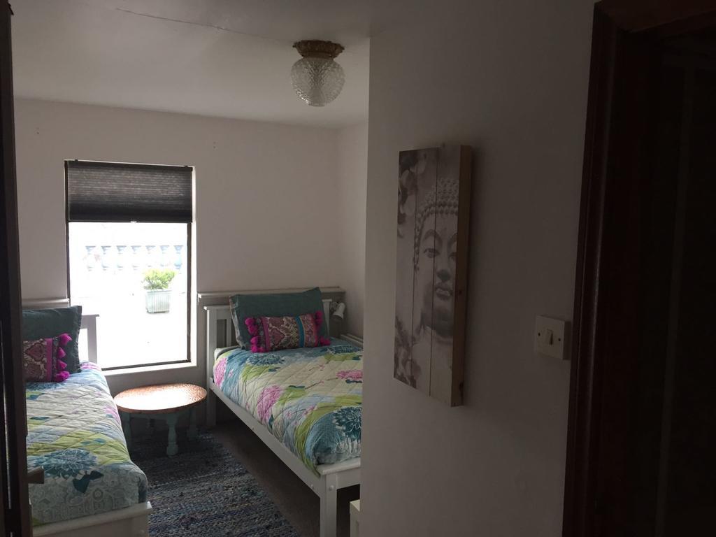 Aloha House Hotel Килорглин Екстериор снимка