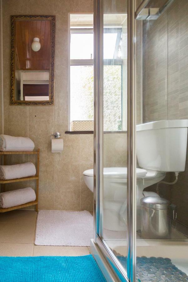 Aloha House Hotel Килорглин Екстериор снимка